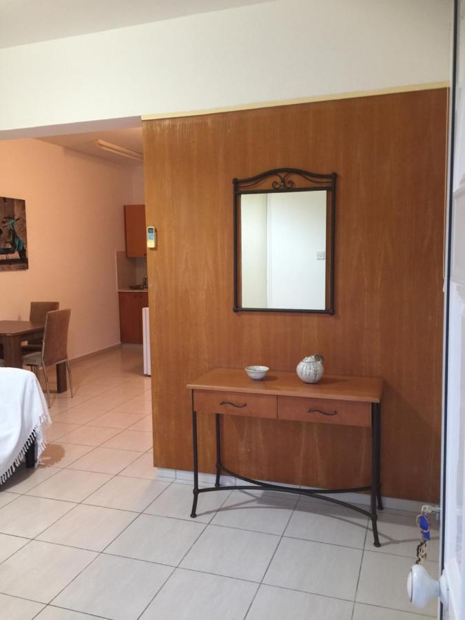 Davi'S Studio Apartment Paphos Buitenkant foto
